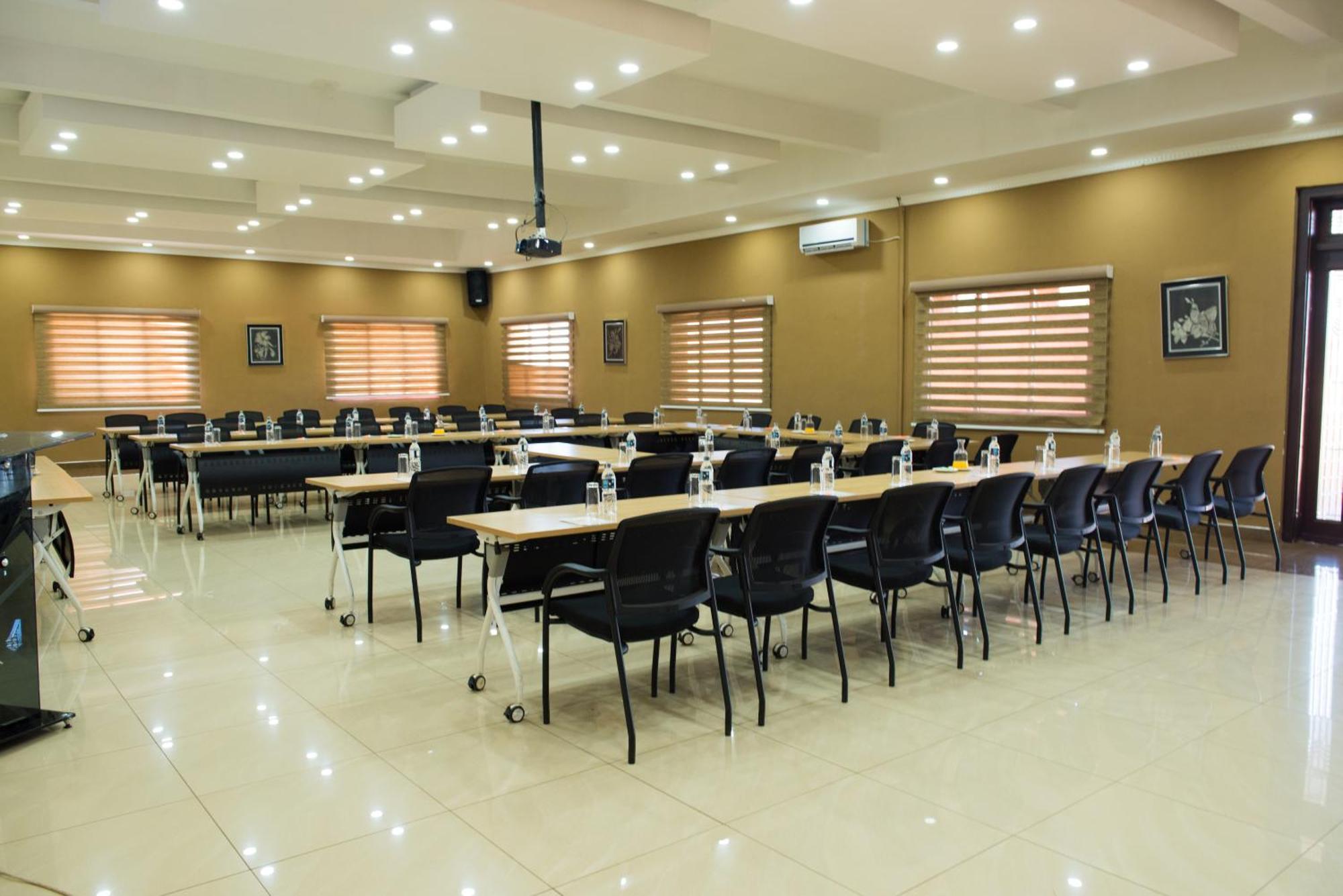 Crossroads Hotel Lilongwe Kültér fotó