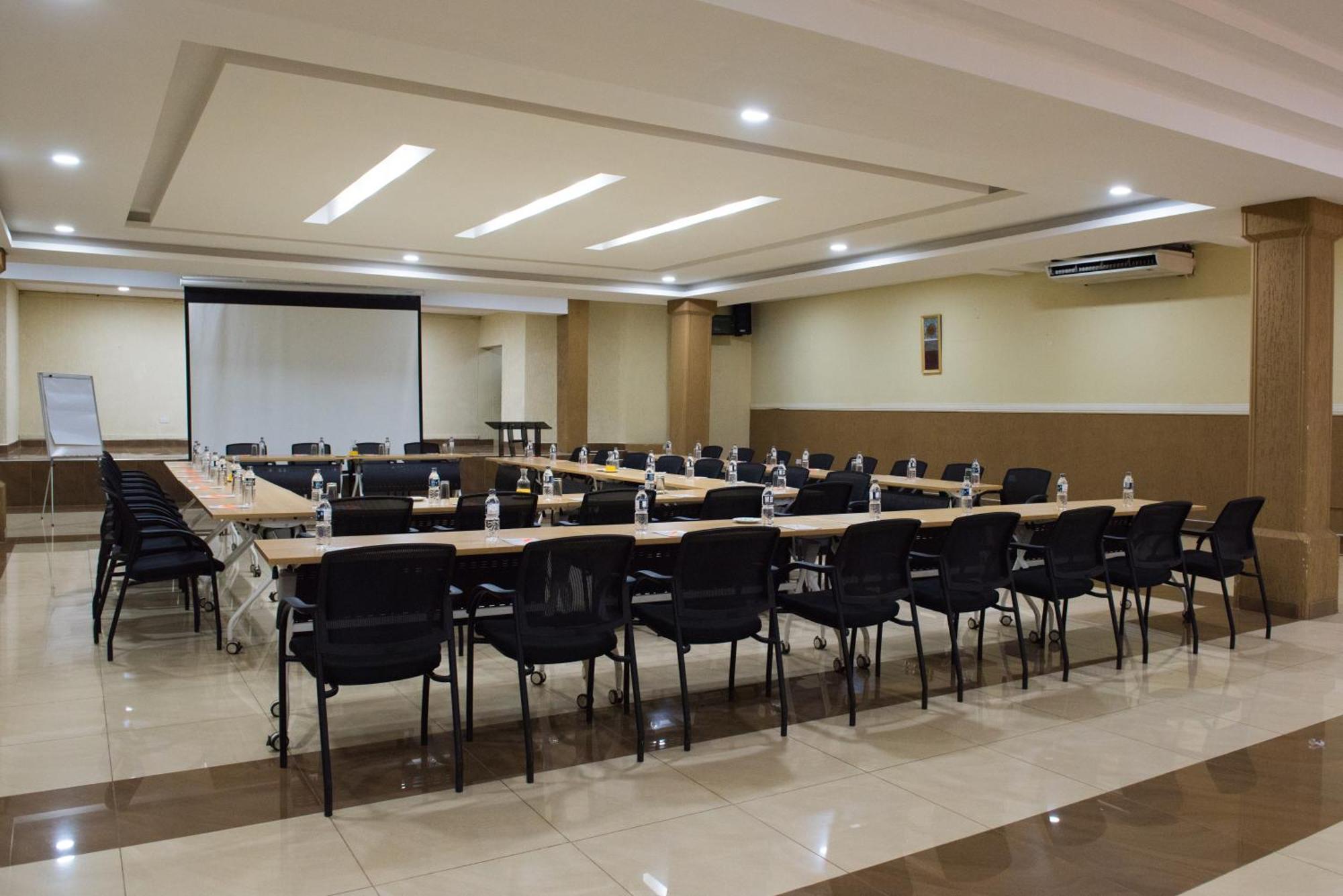 Crossroads Hotel Lilongwe Kültér fotó