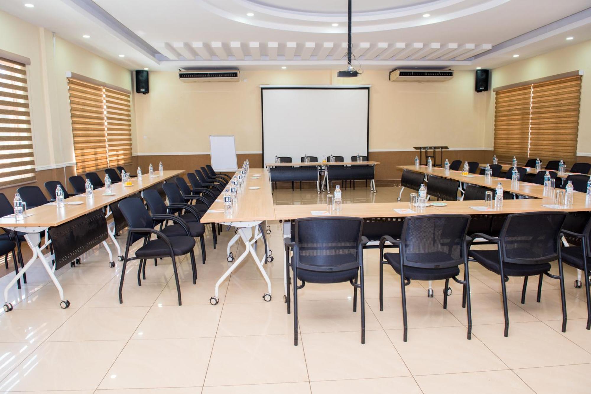 Crossroads Hotel Lilongwe Kültér fotó