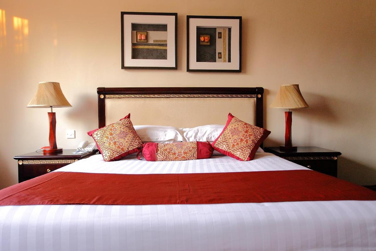Crossroads Hotel Lilongwe Kültér fotó