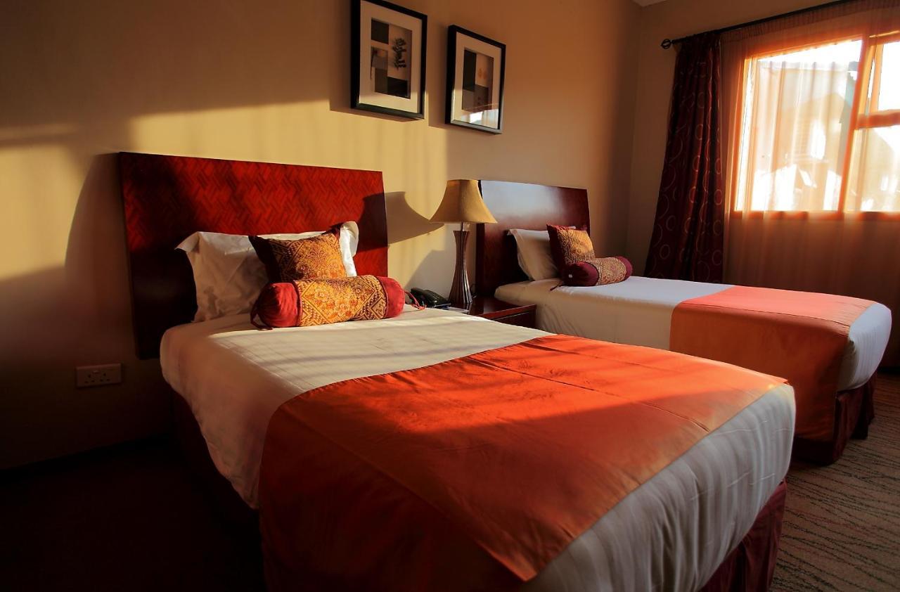 Crossroads Hotel Lilongwe Kültér fotó