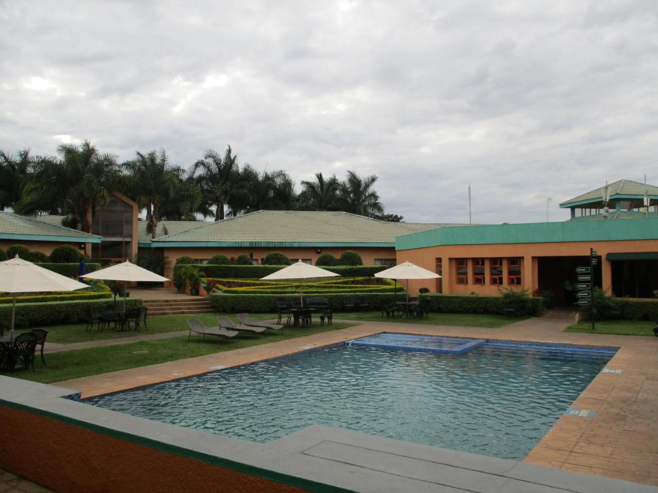 Crossroads Hotel Lilongwe Kültér fotó