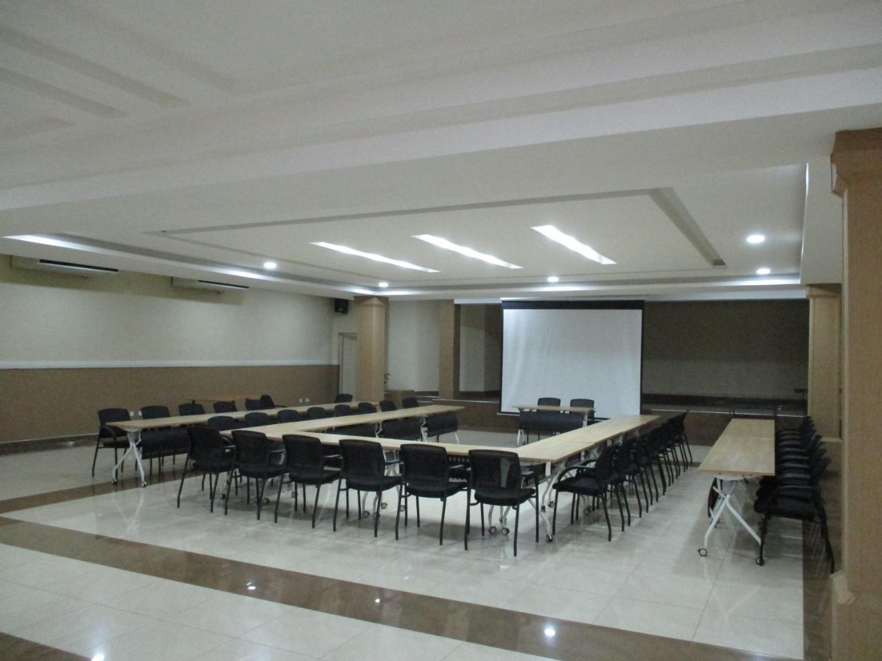 Crossroads Hotel Lilongwe Kültér fotó